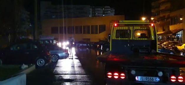 ATENTATI NË VLORË/ Rëndohet gjendja e 33-vjeçarit, dërgohet drejt Tiranës. Ja çfarë u gjet në makinën e djegur