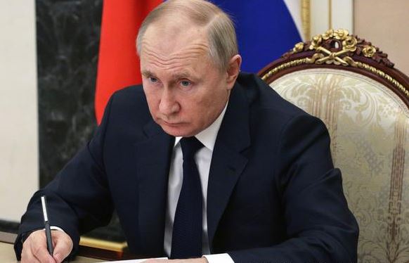 “FUNDËRRINA DHE…”/ Putin kërcënon rusët që kundërshtojnë luftën në Ukrainë: Perëndimi do të na përçajë