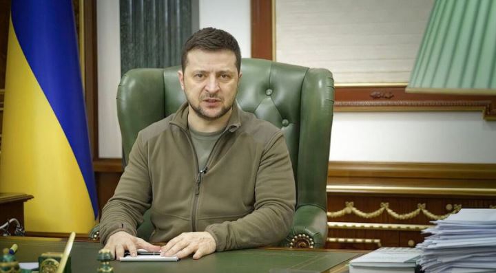 LUFTA/ Zelensky për ushtarët rusë: Dorëzohuni, keni një shans për të jetuar