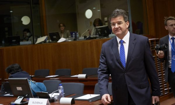 DIALOGU KOSOVË-SERBI/ Presidenti slloven dëshiron të zëvendësojë Lajçak