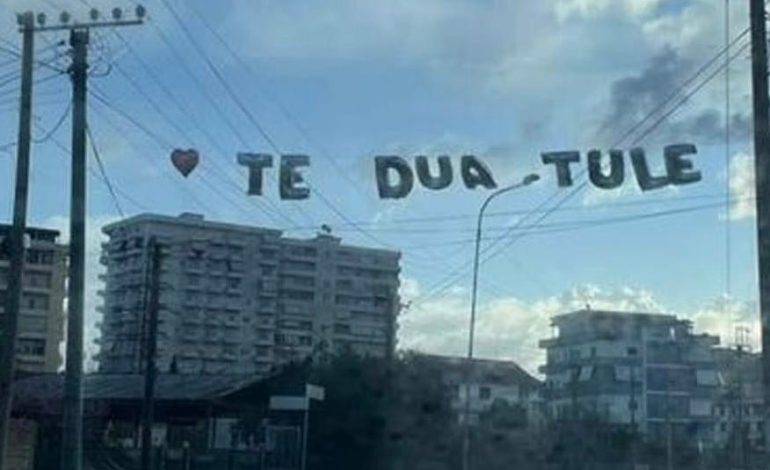 Në Lushnje, dashurinë e shprehin kështu…