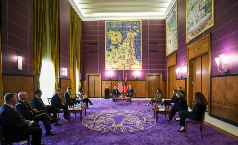NGA LUFTA KUNDËR KORRUPSIONIT TEK ROLI I NJË OPOZITE TË FORTË/ Ambasada zbardh detaje nga takimet e zyrtares së DASH dhe Escobarit