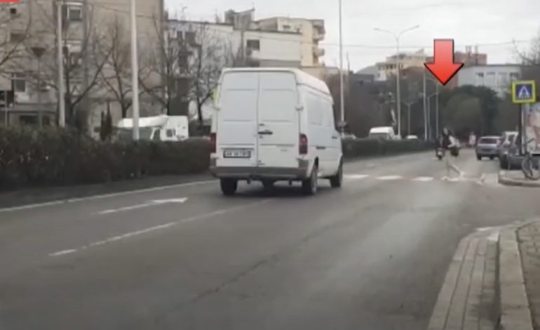 PAMJET/ Nuk zbatojnë detyrimin për të ndaluar te vijat e bardha, Policia Rrugore ndëshkon shkelësit e qarkullimit rrugor