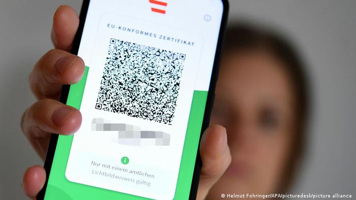 COVIDI/ Qeveria heq kushtin e certifikatës së vaksinimit për të hyrë në kufijtë e Maqedonisë