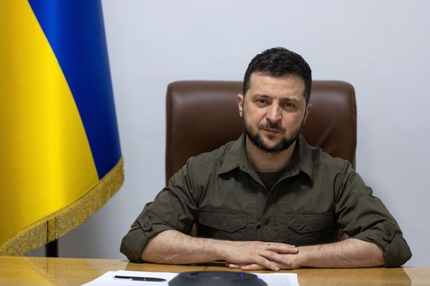 “RUSIA NUK KA TË DREJTË TA SHANTAZHOJË BOTËN…”/ Zelensky: Vetëm një hap larg nga katastrofa