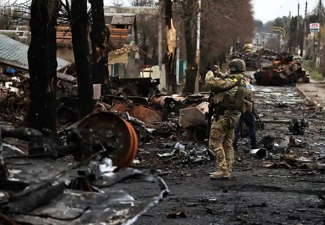 SHTOHET MASAKRA RUSE/ Gjenden mbi 200 civilë të vdekur nën rrënojat e qytetit ukrainas