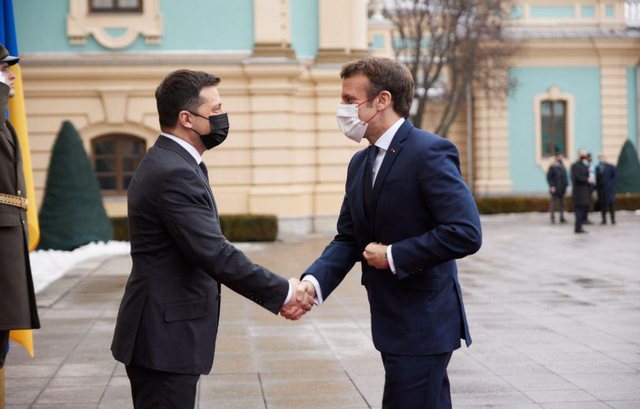 “JAM I SIGURT SE DO TA KUPTOJË”/ Zelensky ftesë Macron: Eja shiko gjenocidin e ushtrisë ruse