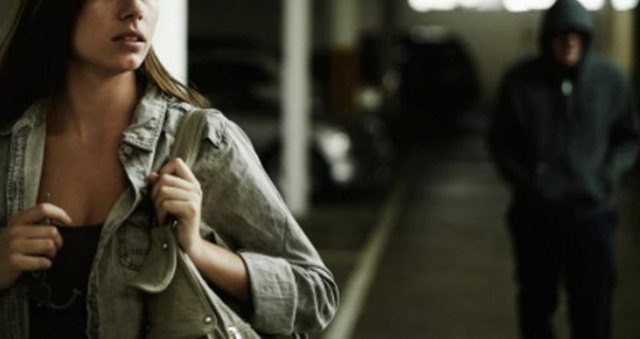 PËRNDIQTE DHE NGACMONTE 16-VJEÇAREN/ Arrestohet italiani në Tiranë