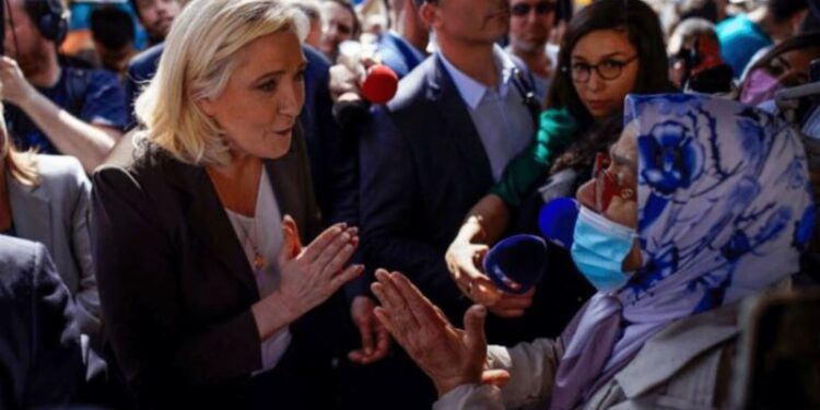 ZGJEDHJET PRESIDENCIALE/ Le Pen sfidon në Francë: Do të ndaloj shamitë në publik