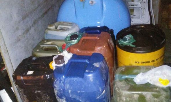 NUK E NDJENTE RRITJEN E ÇMIMEVE/ Mijëra litra naftë kontrabandë, arrestohet 53-vjeçari në Elbasan