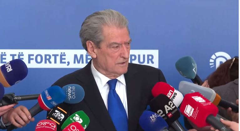 “A DO E JEPNI VOTËN PËR BASHËN PRESIDENT?” Ja si përgjigjet Sali Berisha