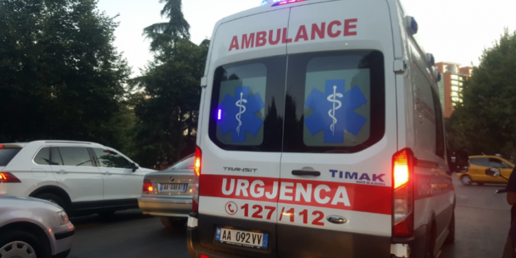 E RËNDË/ 45 vjeçari ndërron jetë papritur në një lokal në Korçë, detajet e para