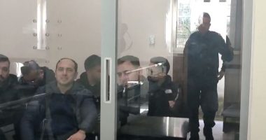 TË BUZËQESHUR PARA GJYKATËS/ Të arrestuarit për kontrabandë me shitjet online, njihen sot me masën e sigurisë