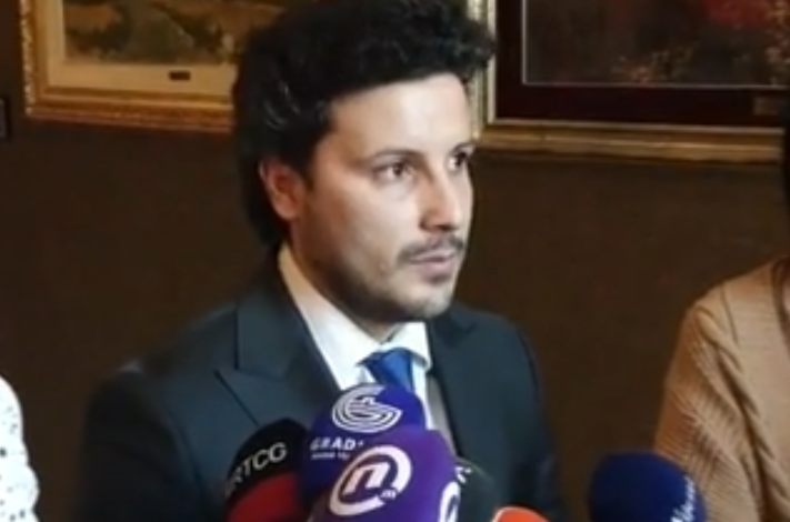 ALARMET PËR BOMBA/ Abazovic flet një ditë para votëbesimit në parlament: S’ka arsye për panik, të mos i infektojmë fëmijët…