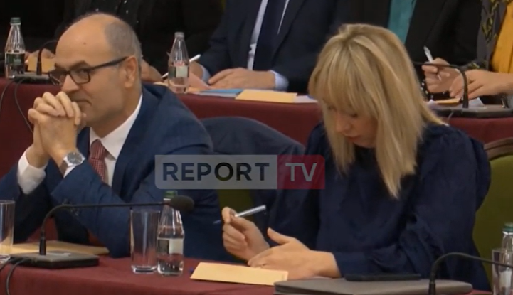 VIDEOLAJM/ Plotëson 3 emrat për presidentin e ri, Frida Krifca fsheh fletën për të mos ‘ia kopjuar’ Petro Koçi