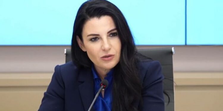 FIRMOSET MARREVESHJA/ Balluku: Marrim me qira dy anije që shërbejnë si termocentral për prodhim energjie