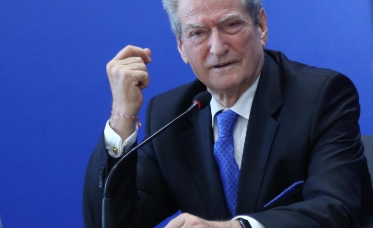 KONGRESI I PS/ Reagon Sali Berisha: Është nomenklatura më e korruptuar, më antipopullore dhe antikombëtare në Europë