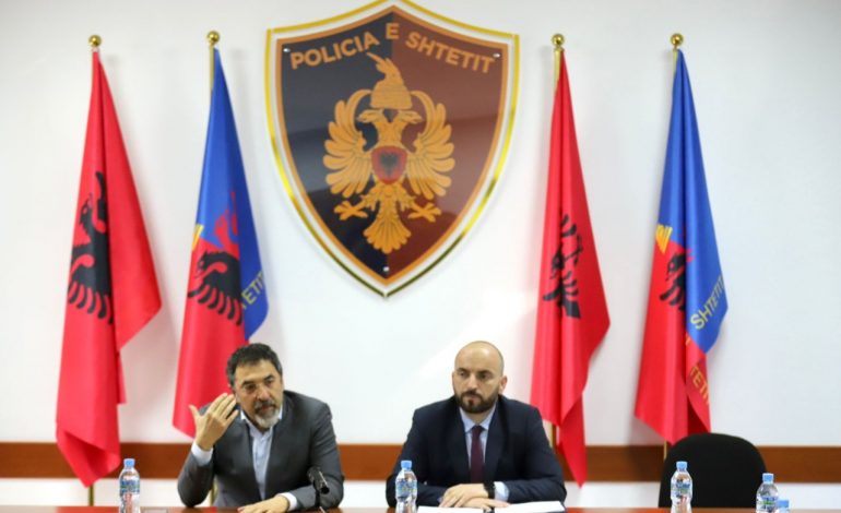 LEGALIZIMI I KANABSIT/ Çuçi mbledh drejtorët e policisë: Intensifikoni luftën kundër trafikut, të mos krijohet…