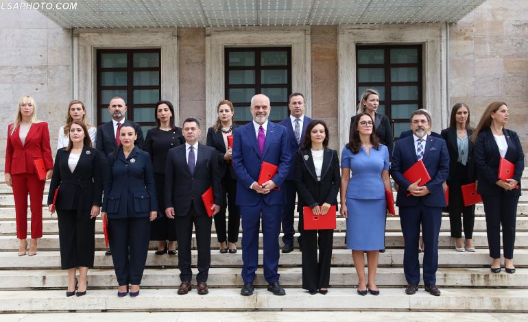 NDRYSHIME NË QEVERI/ Emërohet zëvendësministri i ri i Arsimit dhe Sportit, ja kush është