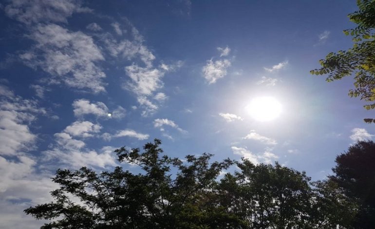 MOT I PAQËNDRUESHËM/ Temperatura 25°C dhe vranësira, parashikim