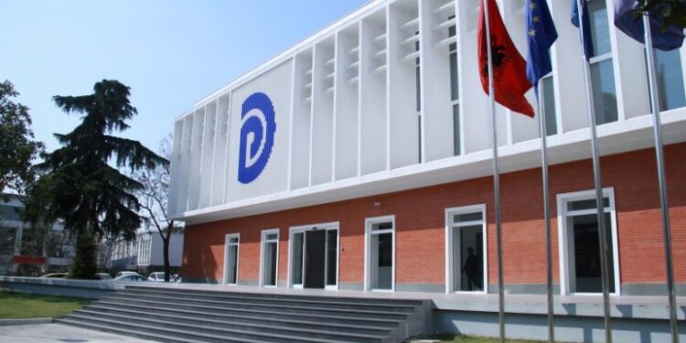 RISTRUKTURIMI I PD/ Komisioni i Rithemelimit nuk ndalet, tashmë zgjedhjet në Vlorë (EMRAT)