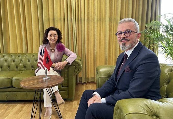 TAKIM ME KREUN E RI TË KLP/ Yuri Kim: Do të vijoj të mbështes Reformën në Drejtësi, thelbësore që puna të bëhet…