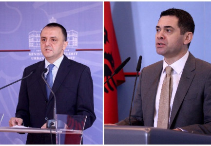 AHMETAJ DHE LAME NË VLORË/ Shpërndajnë leje legalizimi për 3 pallate: Për 6 muaj do mbarojmë…