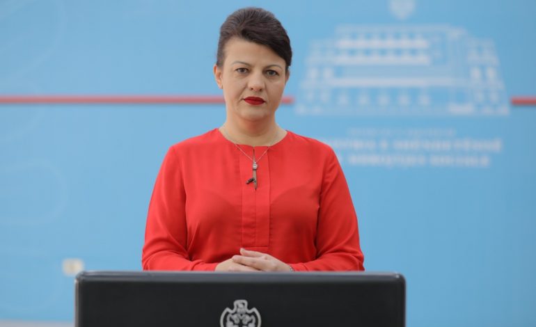 “VARIANTET E REJA MË TË LEHTA”/ Epidemiologia: Në vjeshtë pritet rritje e rasteve me Covid