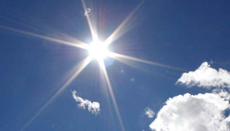FUNDJAVË E PAQËNDRUESHME/ Muaji maj më i nxehtë se vlerat normale, çfarë thonë sinoptikanët