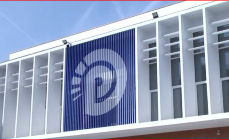 PAS TENSIONEVE NË PROCESIN E VOTIMIT/ Fatos Hoxha zgjidhet kryetar i degës së PD në Bulqizë