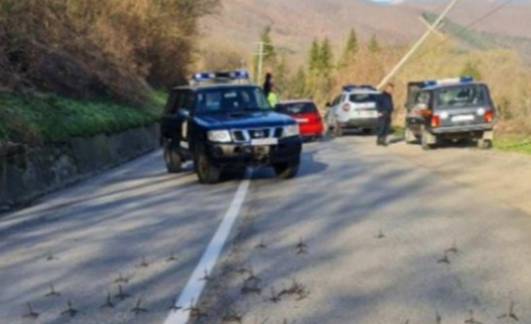 SULMOHET SËRISH POLICIA E KOSOVËS/ Qëllohet me armë drejt automjetit të zyrtarëve në kufi