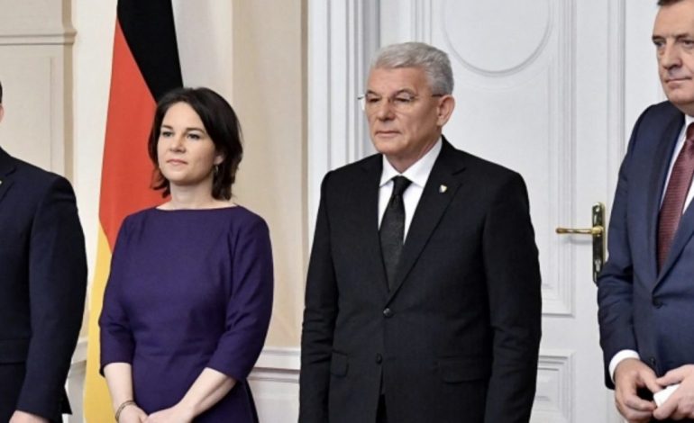 LUFTA NË UKRAINË KA TRAZUAR BALLKANIN/ Çfarë duhet të bëjnë BE dhe SHBA