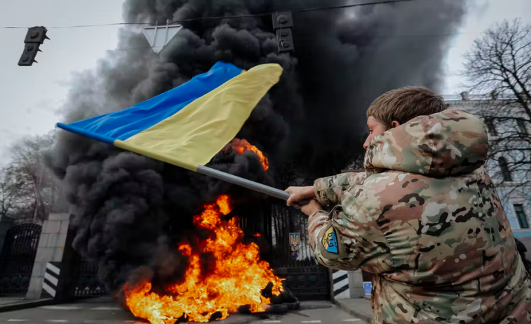 LUFTA/ Rusët pushtojnë disa rajone në Lindje, heziton të futet në qendër të Ukrainës
