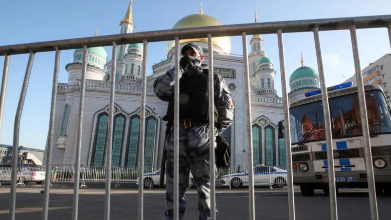 NËN BOMBARDIMET RUSE/ Myslimanët e Ukrainës përjetojnë Ramazanin më të vështirë