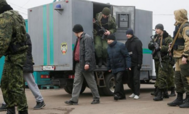 LUFTA/ Ukraina dhe Rusia shkëmbejnë të burgosurit, mes tyre edhe një grua shtatzëne