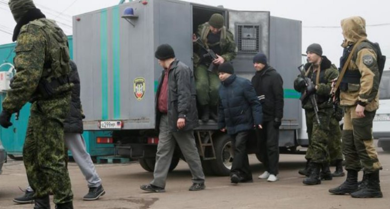 LUFTA/ Ukraina dhe Rusia shkëmbejnë të burgosurit, mes tyre edhe një grua shtatzëne