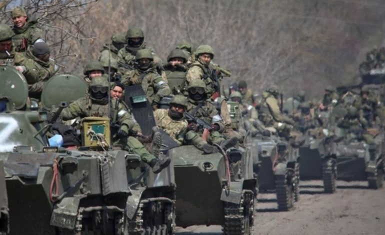 PASHKËT NUK QETËSOJNË LUFTËN/ S’ndalen bombat mbi Mariupol, ushtarët dhe civilët të bllokuar pa ushqim e ujë