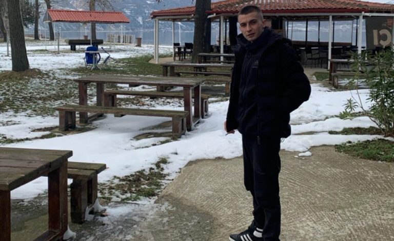 PLAGOSËN ME ARMË DJALIN E BIZNESMENIT NË POGRADEC/ Dalin FOTOT e autorëve në arrati