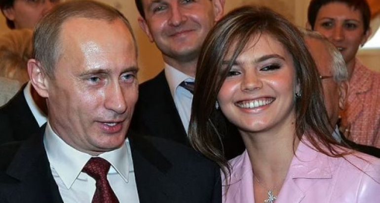 “ËSHTË FSHEHUR NË ZVICËR”/ Shfaqet në Moskë e dashura e Putin