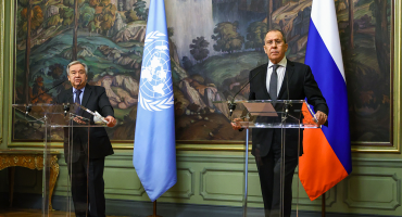 EVAKUIMI I CIVILËVE/ Lavrov: Jemi të gatshëm të bashkëpunojmë me OKB-në dhe Kryqin e Kuq