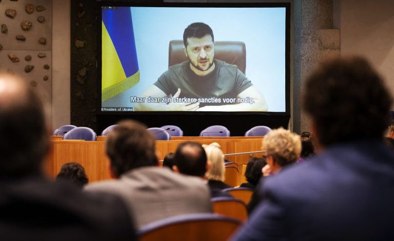 LUFTA NË UKRAINË/ Holanda ndalon 14 super jahte në pronësi ruse, ngrin qindra milionë asete dhe transaksione