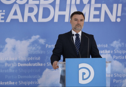 “RAMA NUK THA ASGJË TË RE”/ Alibeaj për Kongresin e PS: Një show i kushtueshëm, nuk belbëzoi dot një fjalë…