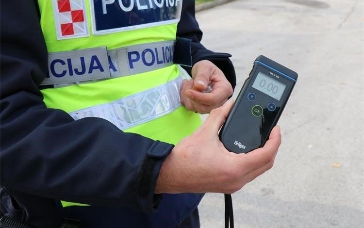 NDODH PËR HERË TË PARË/ Jo vetëm test alkooli, policia do kontrollojë shoferët edhe për përdorim droge