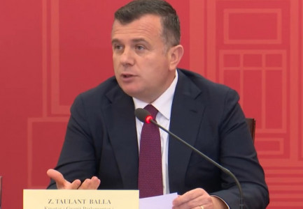 ZGJEDHJA PËR PRESIDENTIN E RI/ Balla fton qytetarët të japin një emër përmes e-mailit. Ja kur do nisin konsultimet me opozitën