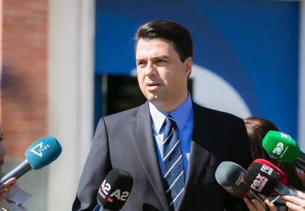 SHPALLJA “NON GRATA” E AQIF RAKIPIT/ Basha: Ja paragrafi i DASH që tregon se si i “fitoi” zgjedhjet Edi Rama