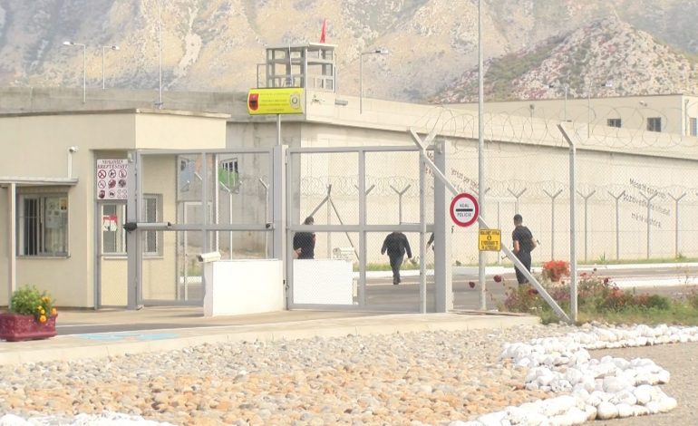 DETAJE NGA ARRESTIMI/ “Po iki në punë”, drejtori i komanduar i burgut të Reçit u prangos në Lezhë