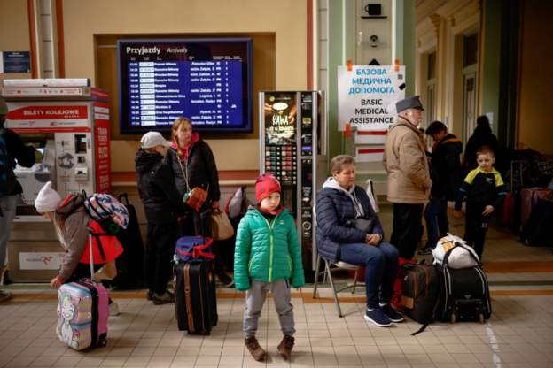 SHIRAT/ Gati 3 milionë ukrainas kanë ikur në Poloni për shkak të pushtimit rus