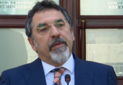 “DO PËRTHITHIM TALENTE…”/ Çuçi njofton vendimin për dhënien e shtetësisë shqiptare për të huajt me kontribute në arsim dhe shkencë