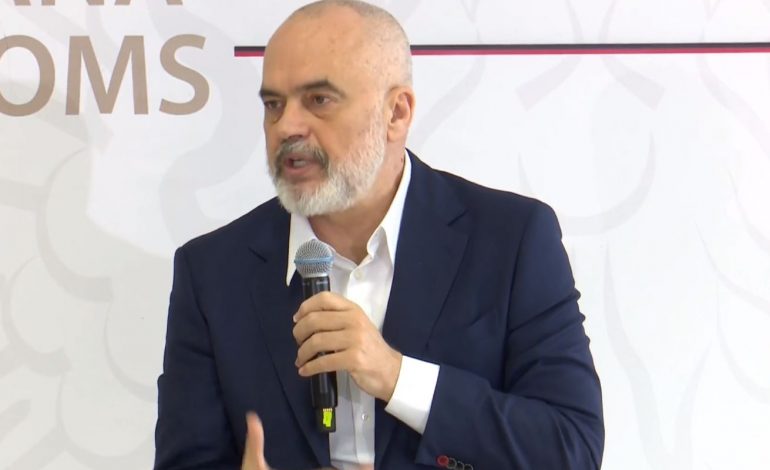 “GLLABËRIMI I SHESHIT TË FLAMURIT”/ Rama i përgjigjet opozitës: Dinë të bëjnë përsheshe me baltë
