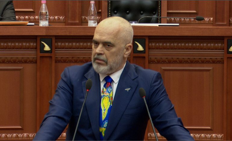 ALIBEAJ I PËRMENDI DEPUTETËT NË BURG/ Rama: Më gjeni një këtu si ai që keni të shtrirë në mes të selisë dhe s’dini çfarë ti bëni